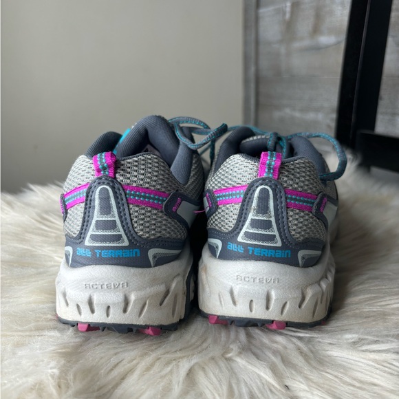 New Balance grey V8 running athletic walking shoes womens 9 - Picture 3 of 6